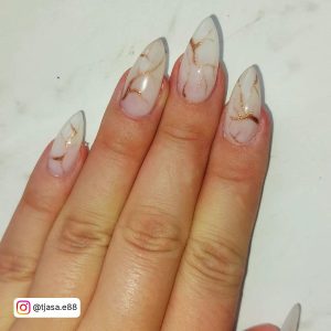 Marble Nails Gold