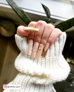 Nude Nails Gold