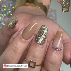Nude Nails Gold Tips
