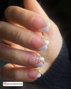 Simple Christmas Nails French